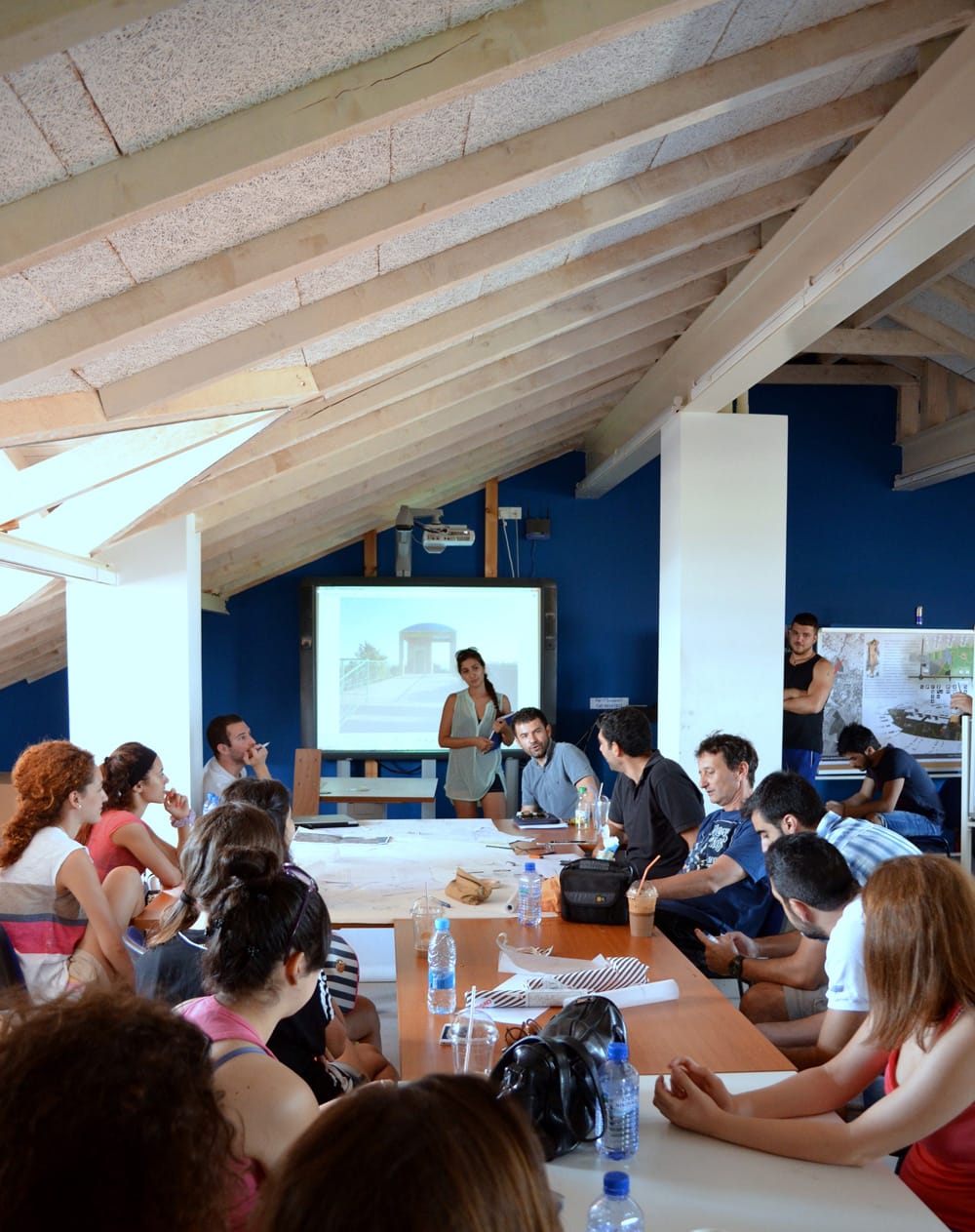 Συνάντηση παρουσίασης προόδου στην ομάδα σχεδιασμού, © Ελένη Οικονομίδου, Στέφανη Γεωργίου