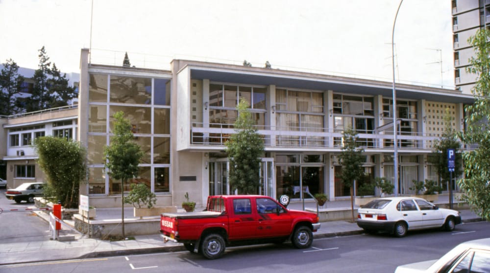 Πόλυς Μιχαηλίδης - Κτίριο Ένωσης Νέων Τραστ © Ζήνων Σιερεπεκλής