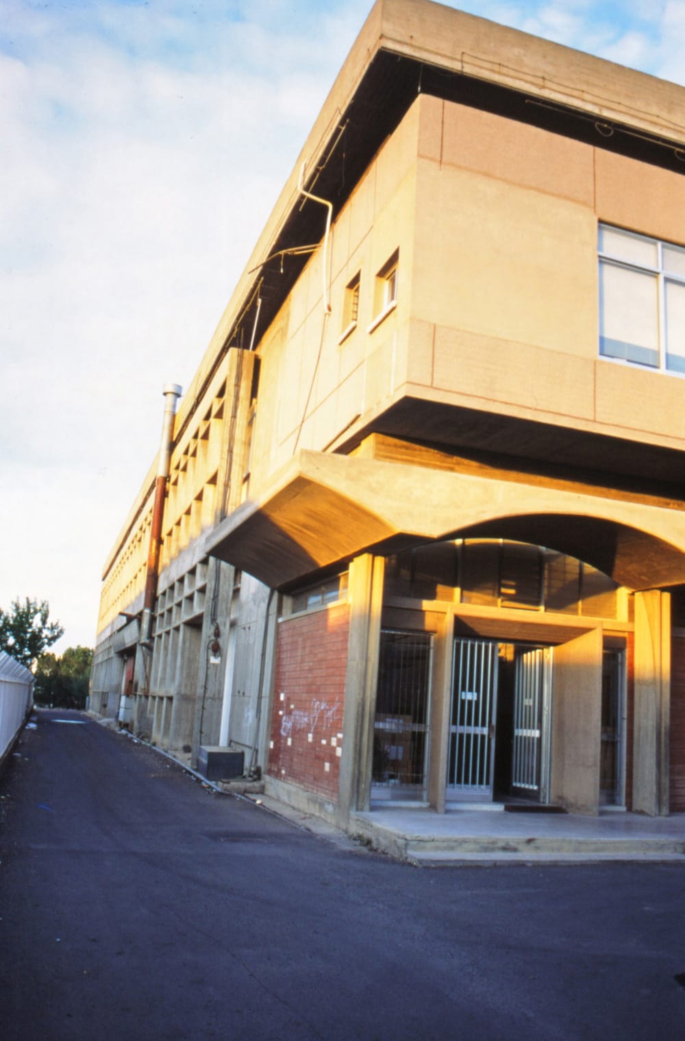 Ζεμπύλας και Κυθρεώτης - Βιομηχανία "Απόλλων" © Ζήνων Σιερεπεκλής