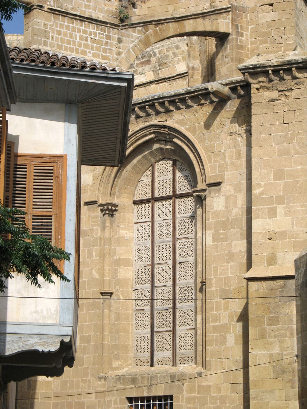 02 - Αγία Σοφία (Λατινικός Καθεδρικός): Λεπτομέρεια νοτιοανατολική όψης, © Πάνος Λεβέντης