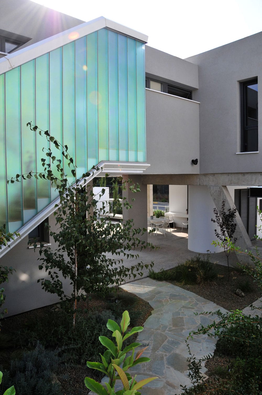 Άποψη της σκάλας και του στεγασμένου χώρου της εισόδου, © Πέτρος Φωκαΐδης