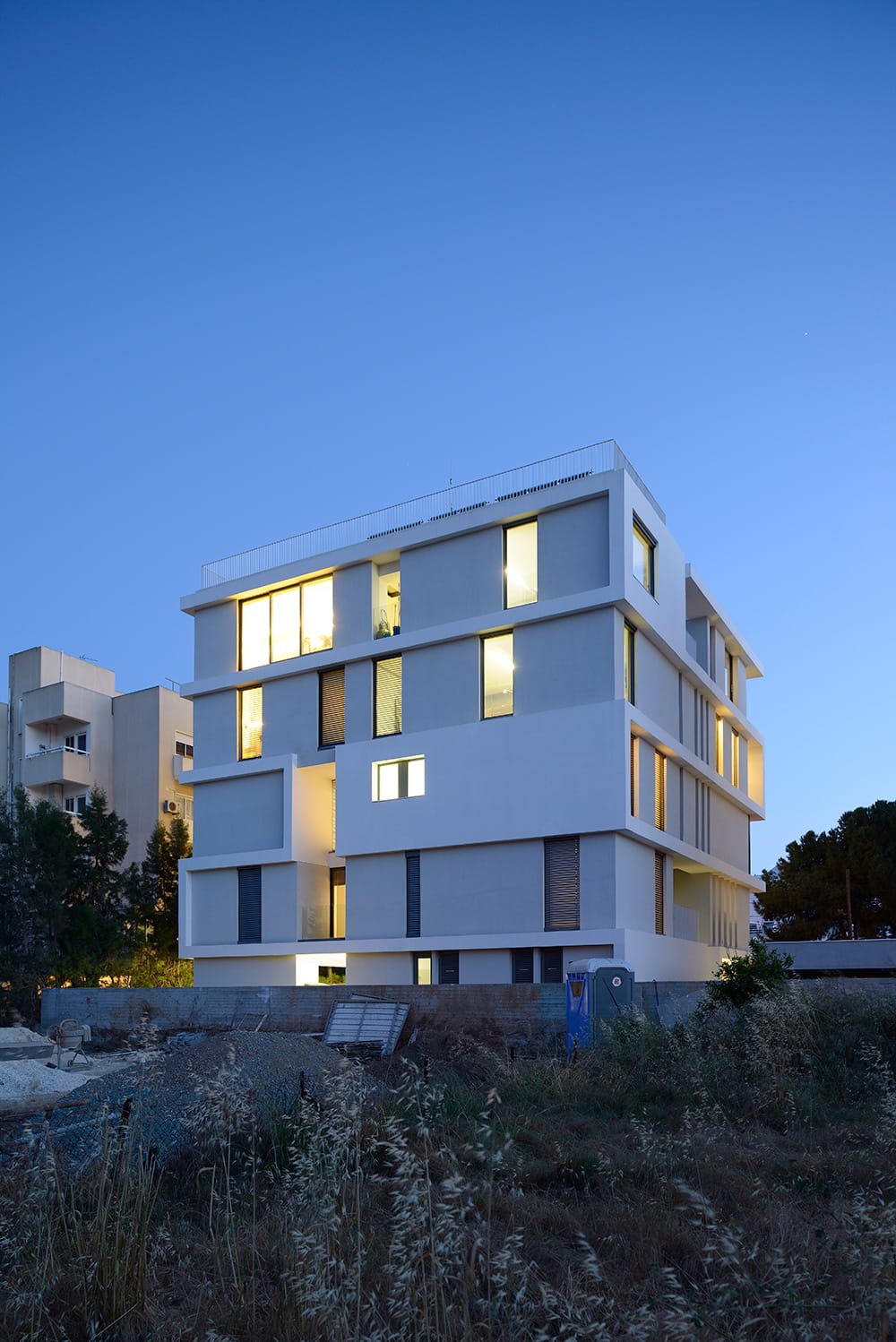 Άποψη του κτιρίου από την οδό Κίμωνος, © Ι+Α Φιλίππου