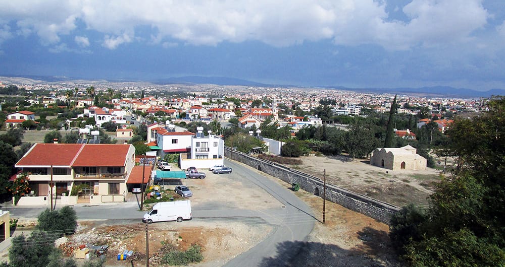 Κολόσσι – η άτακτη ανάπτυξη βορείως του κάστρου με την παραπεταμένη πολιτιστική κληρονομιά (ξωκκλήσια), © φωτο. Α. Μαυρουδή