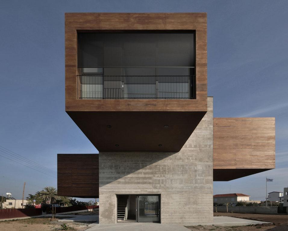 © MARIOS CHRISTODOULIDES