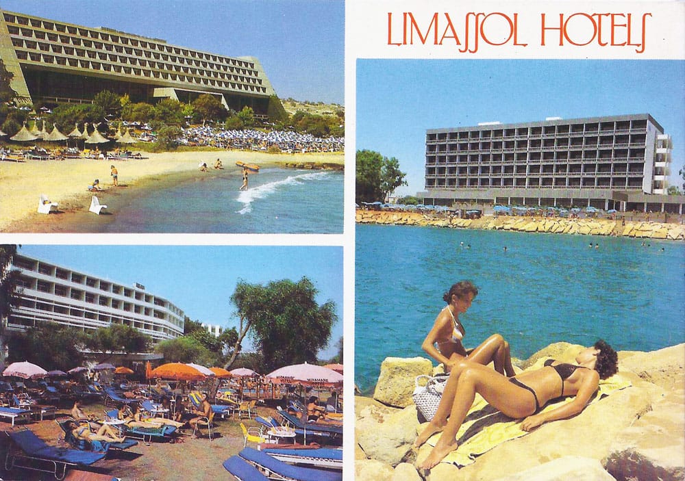 Δελτάριο: «Ξενοδοχεία Αμαθούς, Τσώρτσιλ και Μιραμάρε, στη Λεμεσό» (Διανομέας: N. G. Triarchos & Co. Ltd., Τυπώθηκε στο Ισραήλ), © Συλλογή Φειδία Παυλίδη