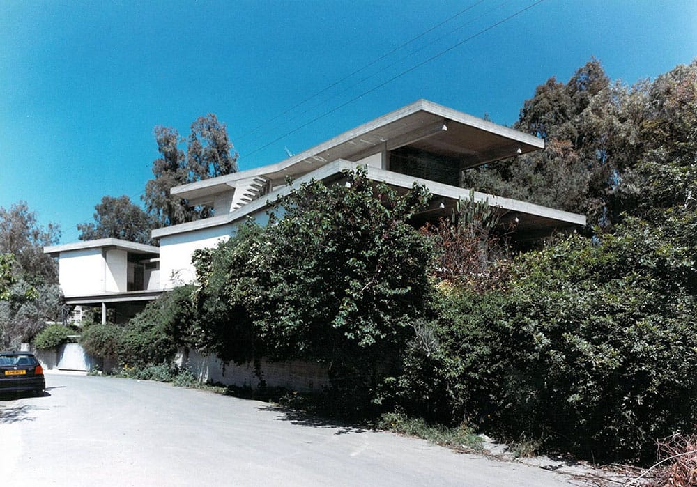 House View From the Street / West Elevation, © P. Georgakis