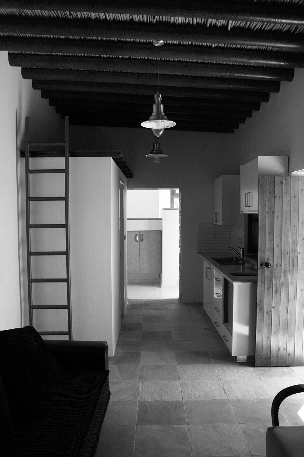 Το μακρυνάρι 2.  Στο βάθος η προσθήκη, © ΑΚ Αρχιτεκτονικό Εργαστήρι