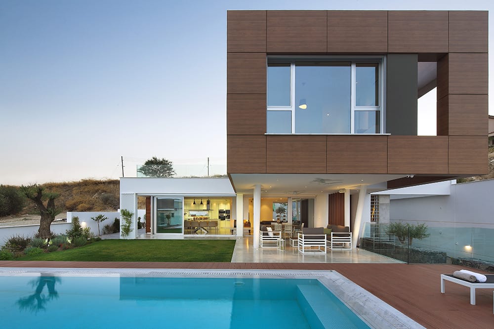 Μετωπική όψη καλυμμένου χώρου από έξω προς τα μέσα, ©Χρίστος Παπαντωνίου